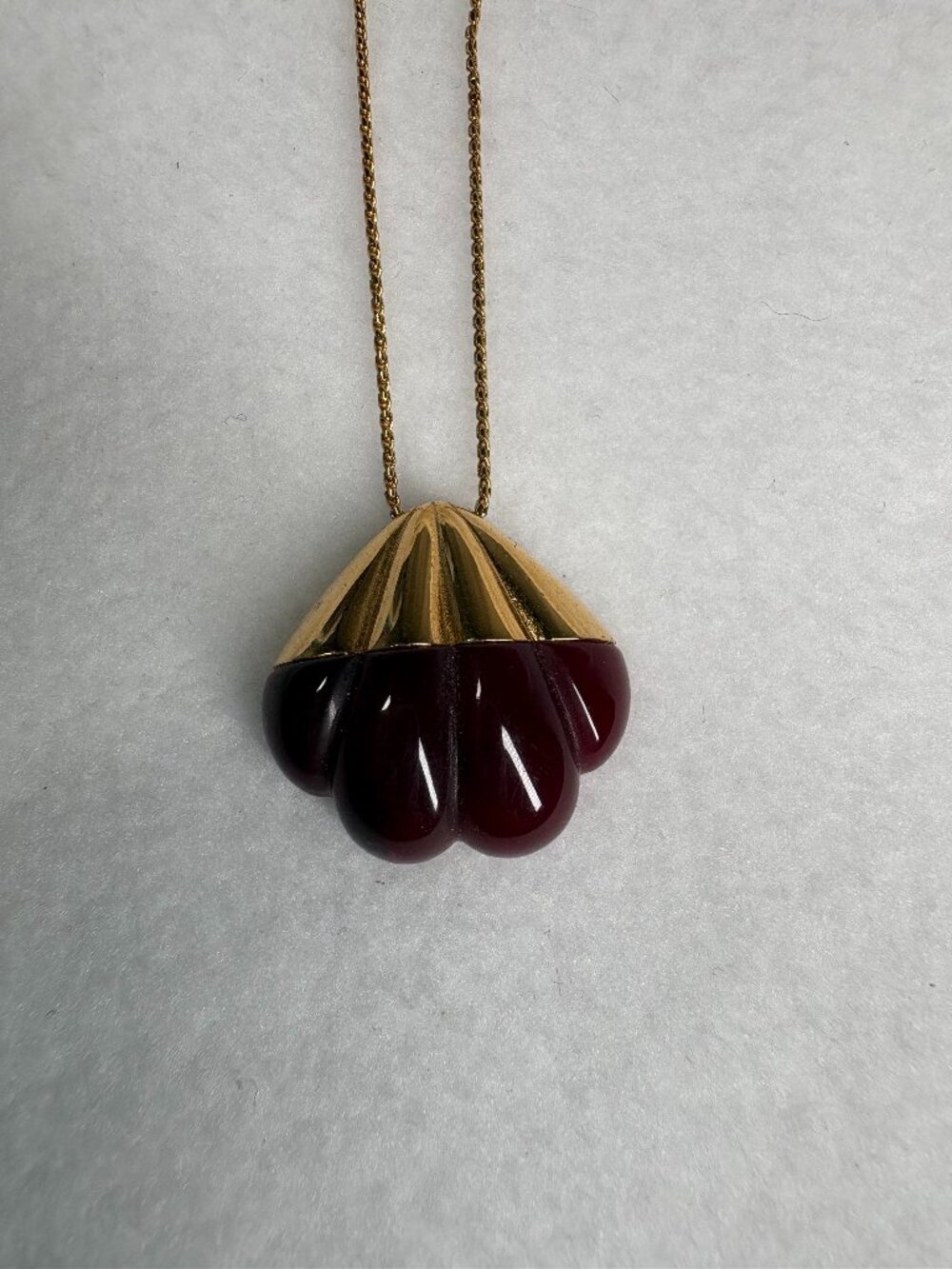 Vintage Crown Trifari Gold-Tone Fluted Lucite Shell Necklace